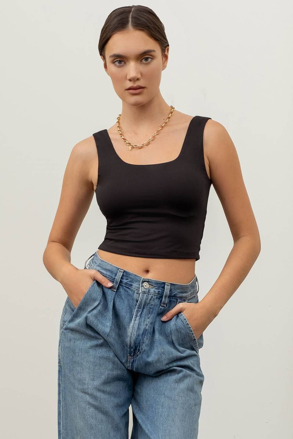 CROPPED SQUARE NECK TANK: BLACK