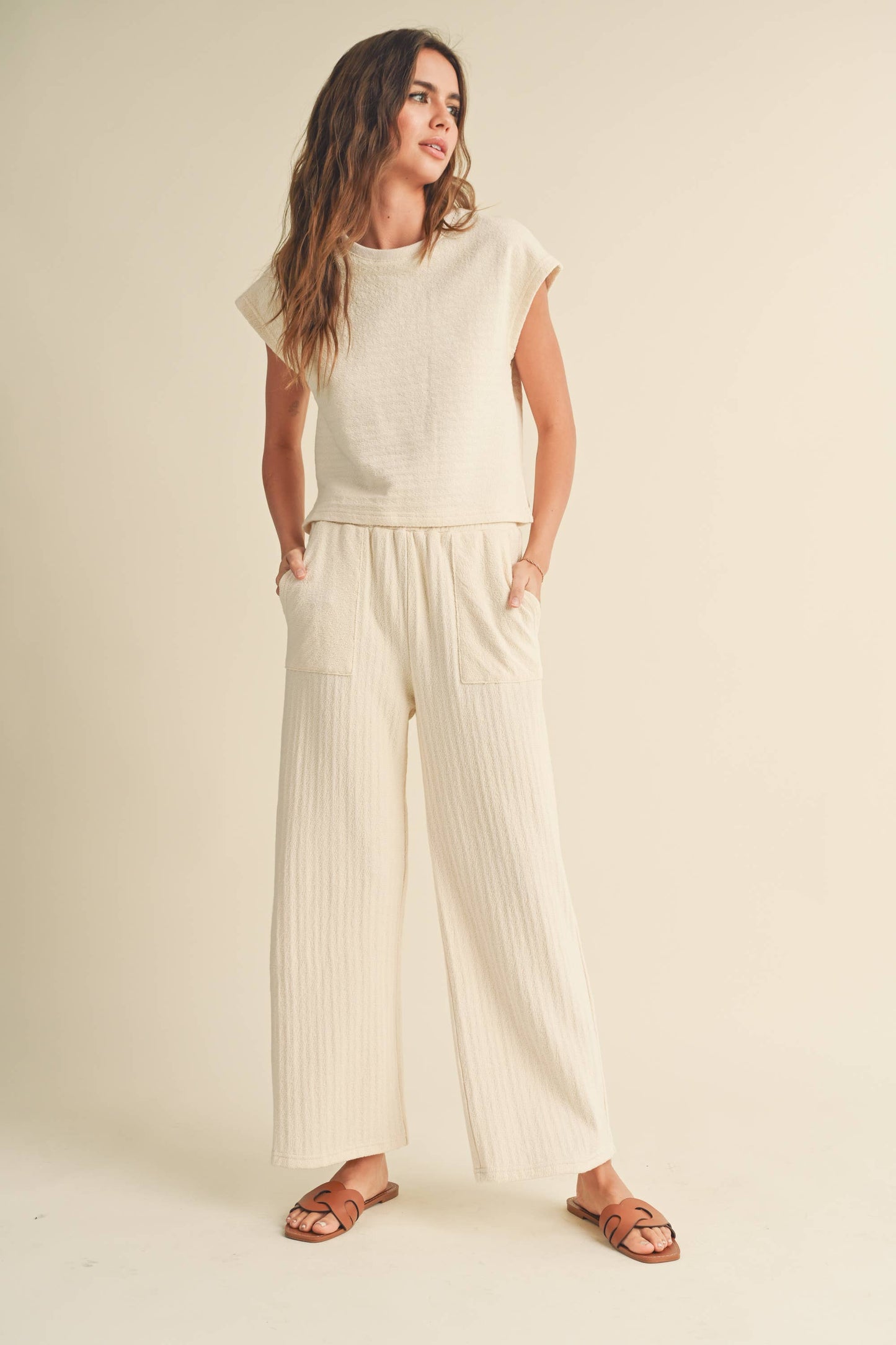 TEXTURED STRIPE KNITTED PANTS